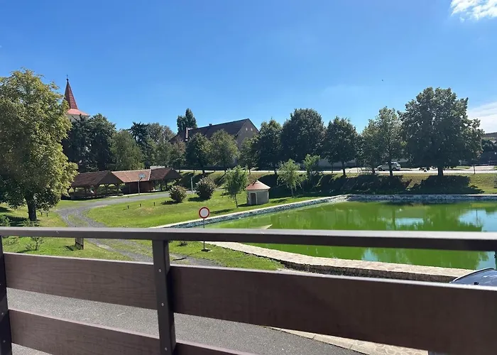 Retreat House Na Navsi Chotesov (Litomerice)