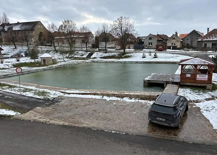 Retreat House Na Navsi * Chotesov (Litomerice)